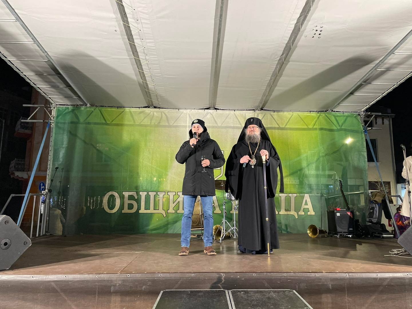  Кметът на Враца Калин Каменов и Врачанският митрополит Григорий 